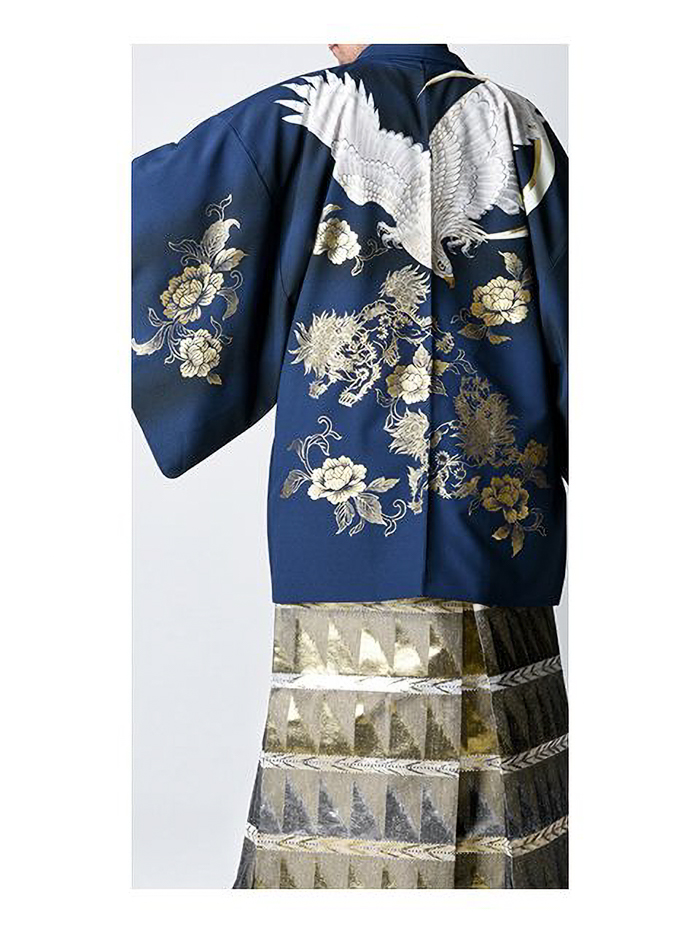二十歳の集いにメンズ袴立ち姿